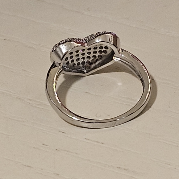 Heart Shaped Design Ring - Picture 4 of 5